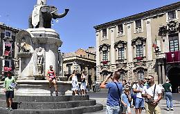 Slitta al primo febbraio l'aumento della tassa di soggiorno a Catania