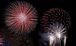 Fuochi d'artificio a Catania per i 50 anni del boss defunto: denuncia e sequestro