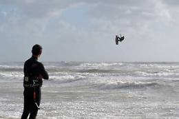 Marsala, nella capitale del kite surf si allunga la lista delle vittime dello sport estremo