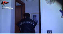 La cattura di Andrea Nizza: si nascondeva in una villetta con tutti i comfort, arrestata la coppia di vivandieri