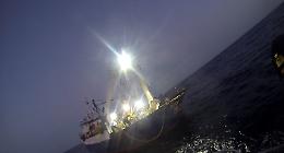 La nave Cassiopea soccorre marittimo nel Canale di Sicilia