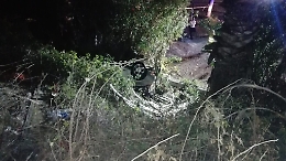 Catania, auto fuori strada sull'Asse dei servizi