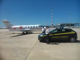 Catania, tassa sui beni di lusso evasa dalle compagnie di aerotaxi a Fontanarossa