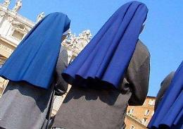 Palermo, patente ritirata a suora Guidava sulla corsia d’emergenza