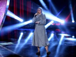 Suor Cristina sulla scena nel musical “Sister Act”