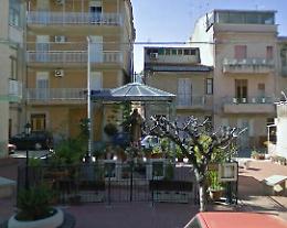 Misilmeri, incendio danneggia la statua di San Pio