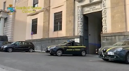 Catania, scoperte quattro fabbriche clandestine di pellet e bancali