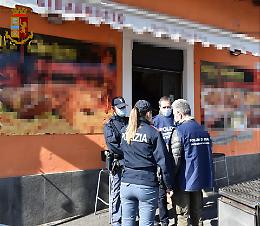 Catania: sequestrati immobili, auto, una gastronomia e conti correnti a due esponenti del clan Cappello
