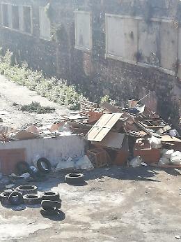 San Cristoforo (Ct): la via Monacada &egrave; sempre pi&ugrave; sporca