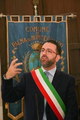 Vandali distruggono Guardia medica, la condanna e l'appello del Sindaco