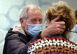 Vaccini, Bertolaso: &laquo;Dal 2 giugno in Lombardia dosi a giovani dai 16 anni in su&raquo;