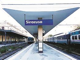 Treni, Catania e Siracusa più lontane. I pendolari: «Addio coincidenze»