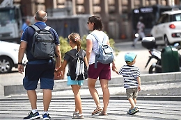 Quando sarà pagato l'assegno unico in Sicilia ad ottobre 2025: date, importi, Isee, bonifico