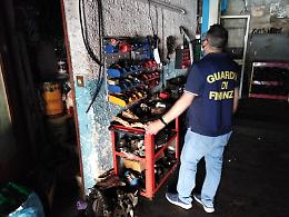 Palermo, l'officina meccanica era del tutto abusiva