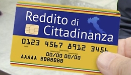 Percepiscono il reddito di cittadinanza e lavoravano in nero