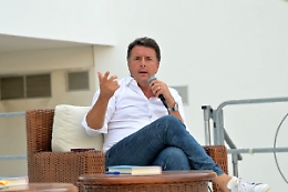 Renzi vuole cancellare il reddito di cittadinanza con un referendum