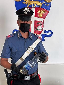 Con una bottiglia di benzina a casa della ex: «Vi ammazzo tutti, figli di...». Arrestato