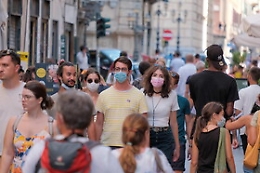 In Italia giù incidenza dei casi ed Rt stabile con la Sicilia pronta a lasciare il "giallo"