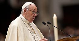 Il Papa: "Serve il lavoro che dà dignità". "Viviamo nella pandemia, Dio ci dia coraggio"
