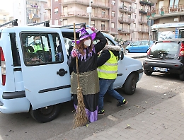 Catania, alla III Municipalit&agrave; la Befana arriva con un carico di caramelle e solidariet&agrave;