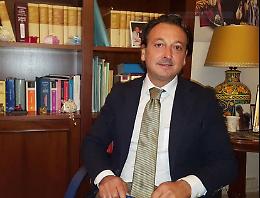 Forza Italia, i ribelli alzano il tiro: sfiducia al capogruppo di Miccichè