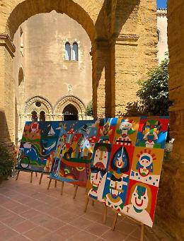 Tre pannelli della pace realizzati dai ragazzi dell'Accademia Belle Arti