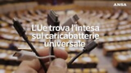 Caricabatterie universale: l'Ue trova l'intesa, anche la Apple dovr&agrave; adeguarsi