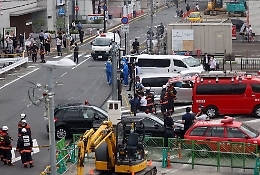 Shinzo Abe ferito a colpi di arma da fuoco, Giappone sotto shock