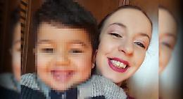 Morto il bambino infettato da un batterio, la mamma: «Ora voglio la verità, in ospedale me lo hanno ucciso»