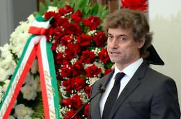 Addio a Piero Angela: la famiglia, i nipoti (bellissimi), i colleghi, la gente comune lo salutano al Campidoglio