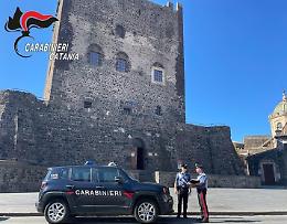 Tenta di uccidere il vicino per una lite su confini di un terreno: arrestato