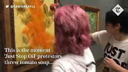 Follia ecologista a Londra: imbrattati "I girasoli" di Van Gogh