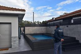 Colpo al clan Cappello, sequestro di due milioni di euro: c'è anche una villa super lusso