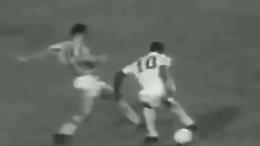 Le giocate di Pelé: così anticipò tutti i calciatori moderni