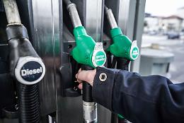 Diesel pi&ugrave; caro, benzina meno tassata: la mappa delle accise dal 1&deg; gennaio. In 9 mesi un pieno di gasolio + 3,4 euro