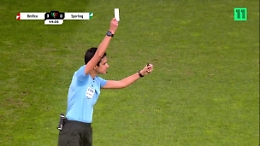 Cartellino bianco in Portogallo: l'arbitro esalta il gesto di fairplay e il pubblico esulta