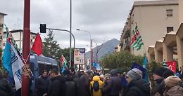 Ast, dopo il sit-in lavoratori accolti in assessorato: intesa per proseguire trasporto in 14 Comuni