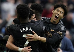 Premier: l'Arsenal batte l'Aston Villa e torna in testa