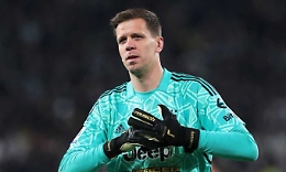 Szczesny che succede? Il portiere della Juve ha un malore ed è sostituito