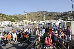 Isole minori col fiato sospeso, congelato l'aumento fino al 50% del costo dei collegamenti: si decide gioved&igrave; al ministero