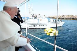 Il Papa: "Le stragi in mare la vergogna della società"