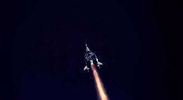 Mamma e figlia nello spazio dopo avere vinto una "lotteria"