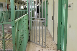 Due micro telefoni nelle celle del carcere minorile di Palermo