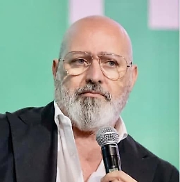 I paletti di Bonaccini: &laquo;Diamo una mano a Schlein  ma la leadership si vede alle urne&raquo;