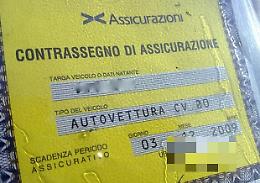 Compra un'assicurazione online ma era una truffa: la Polizia denuncia un uomo di Latina