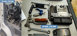 Rubano un'auto per poter rubare un furgone: arrestati due catanesi