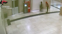 Violenta una donna nei pressi della stazione, arrestato in flagrante a Domossola