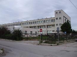 Falciata da un furgone mentre entra a scuola, maestra muore investita a Campobello di Mazara