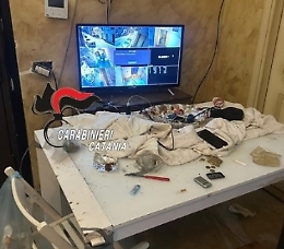 &laquo;Siamo clienti&raquo; e invece erano i carabinieri: arrestati quattro pusher a Catania