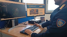 Condividevano  e scaricavano online video e foto pedopornografiche: cinque indagati, tre arrestati e file sequestrati